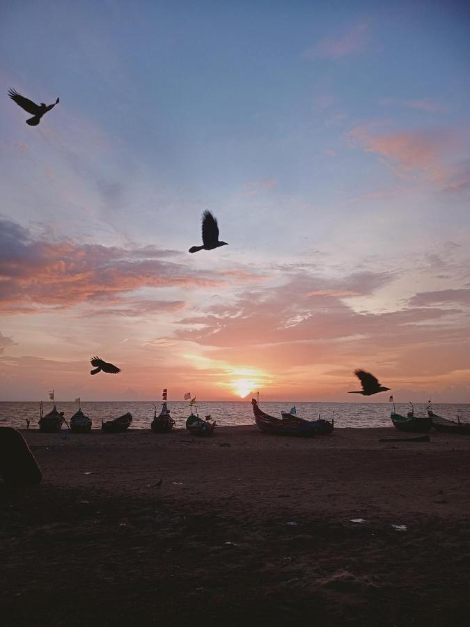 Beachcampers Only For Foreign Traveler'S Alappuzha Exterior foto